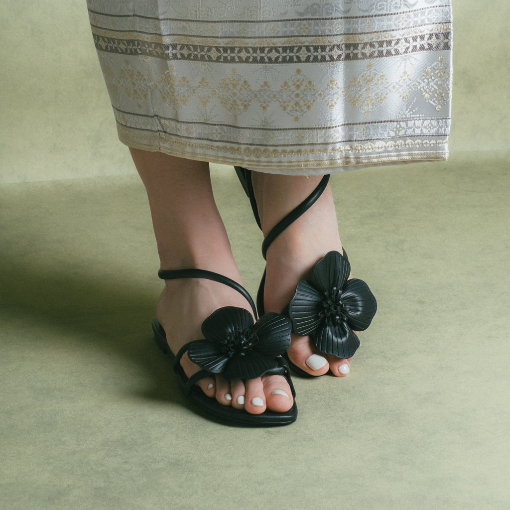 Bunga Strappy Flats